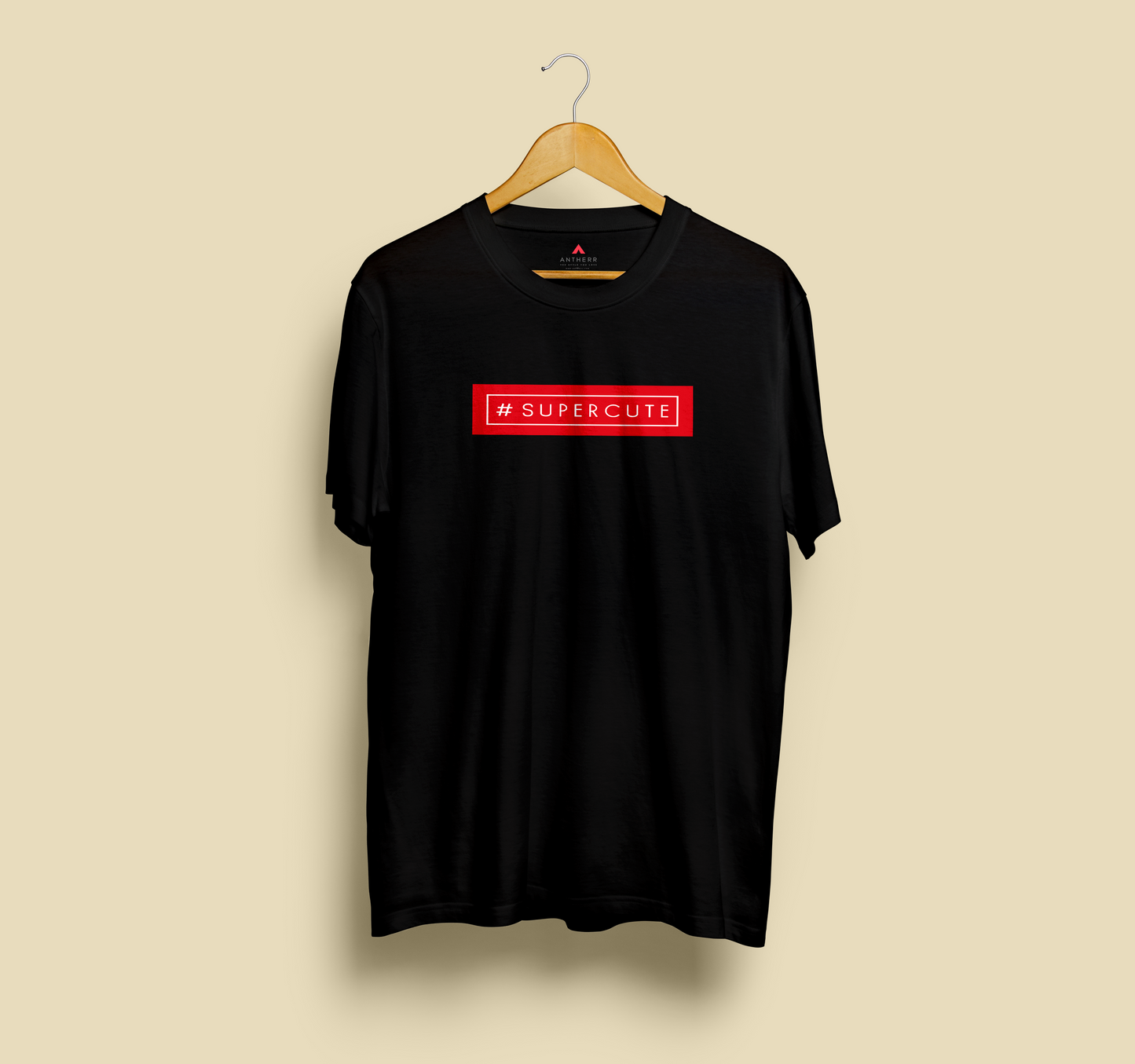 "SUPERCUTE" - HALF-SLEEVE T-SHIRT'S BLACK