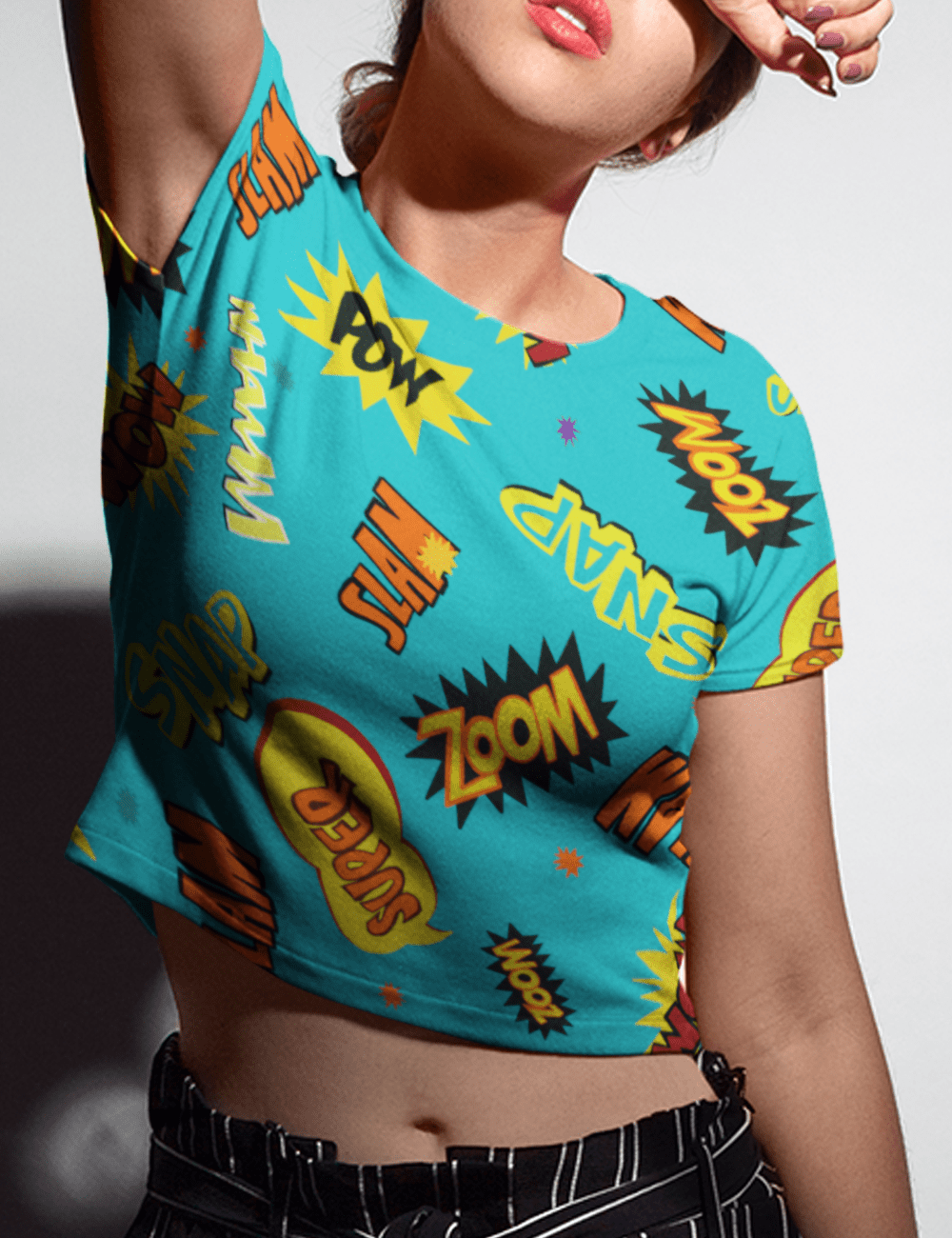 "TYPOGRAPHIC PRINT" -PRINTED HALF-SLEEVE CROP TOPS