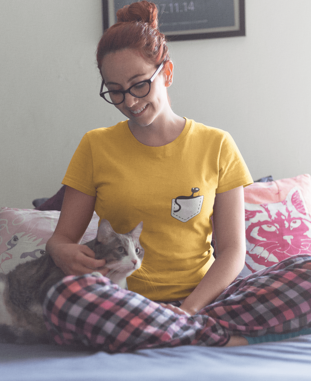CUTE CAT - HALF-SLEEVE POCKET DESIGN T-SHIRTS YELLOW