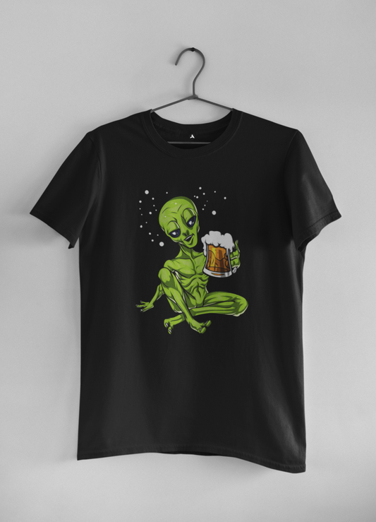 ALIEN HAVING BEER : ALIEN & SPACE- HALF-SLEEVE T-SHIRTS