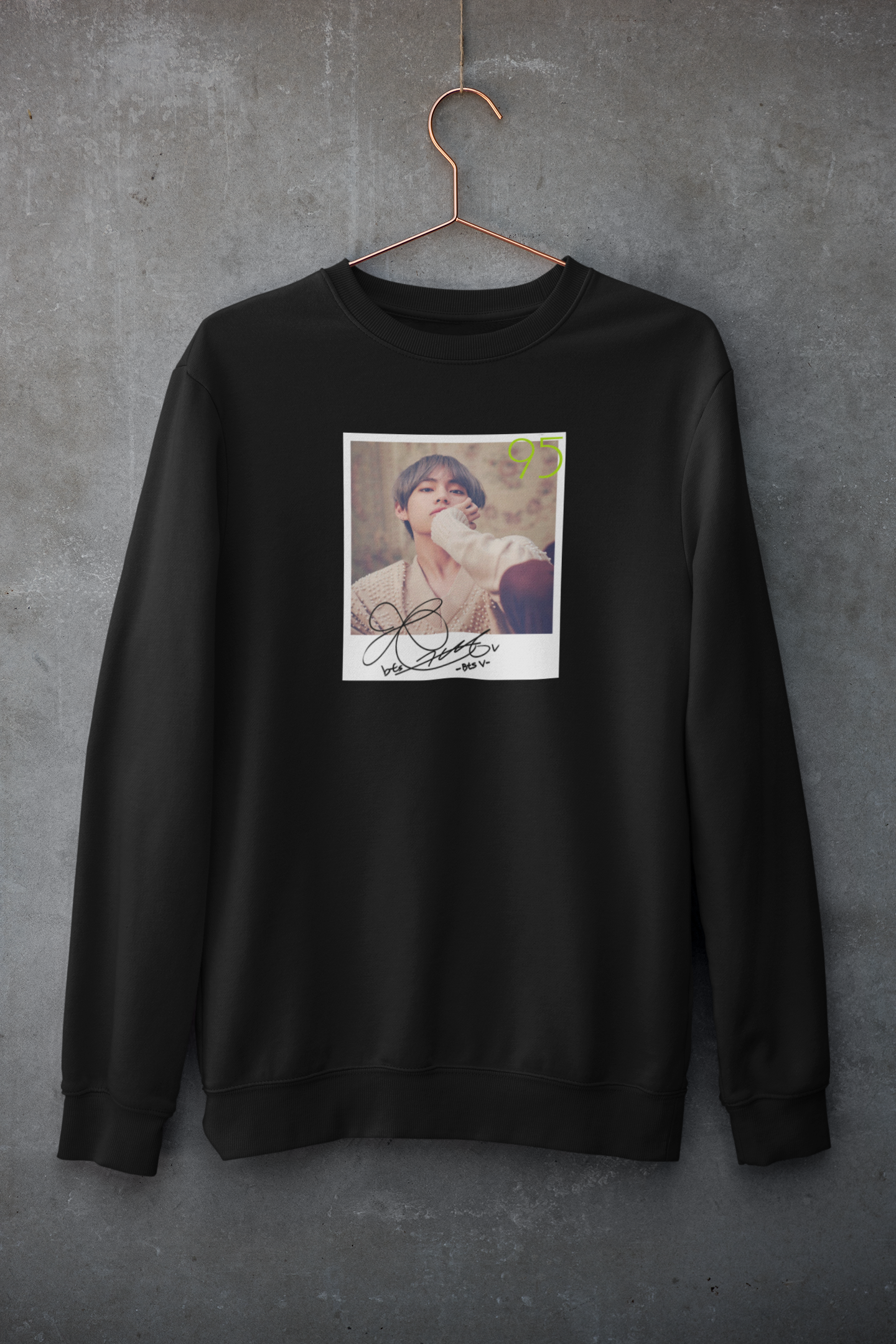 TAEHYUNG : BTS- WINTER SWEATSHIRT BLACK