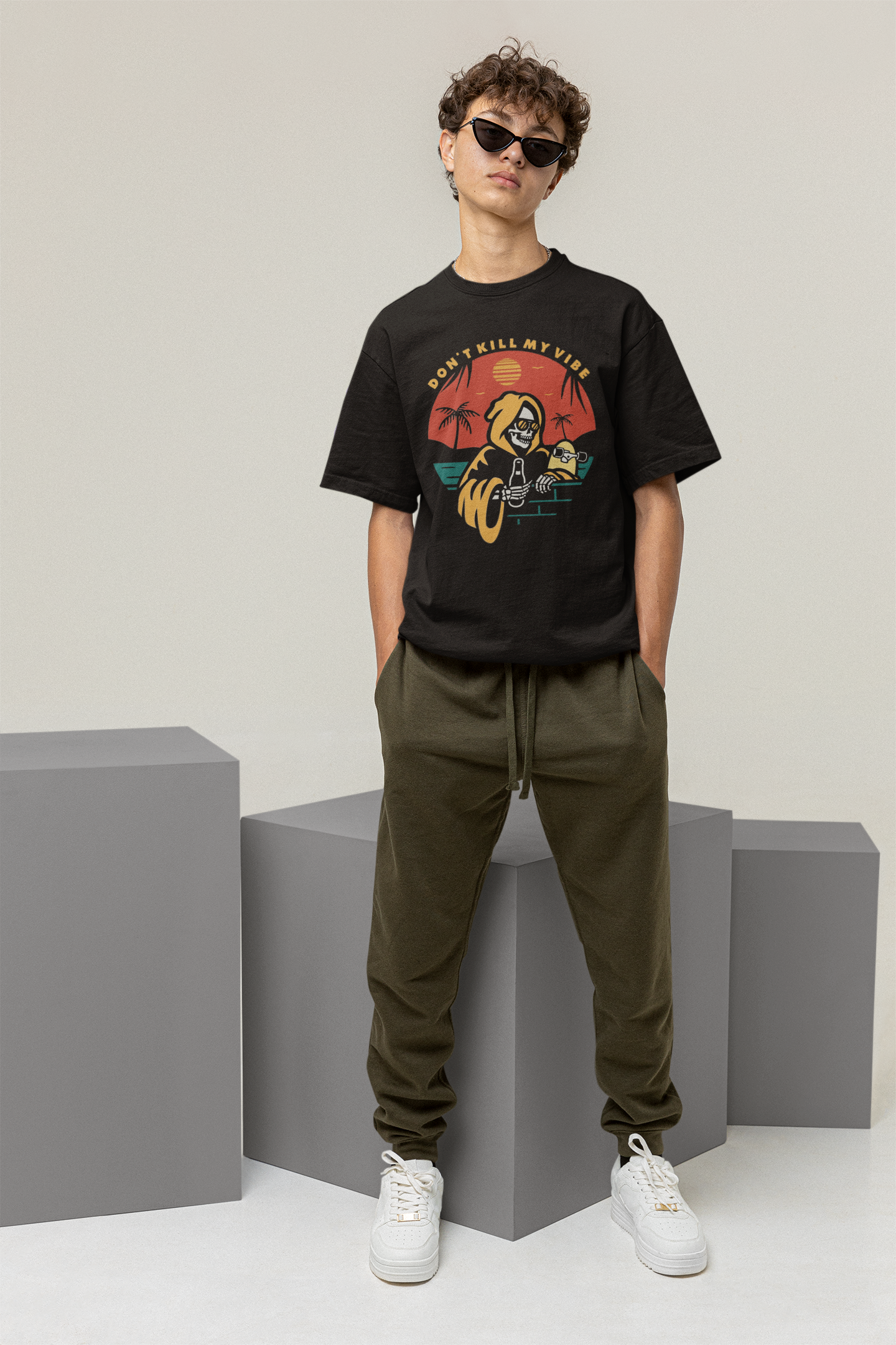 Don't Kill My Vibes: Oversized T-shirt BLACK
