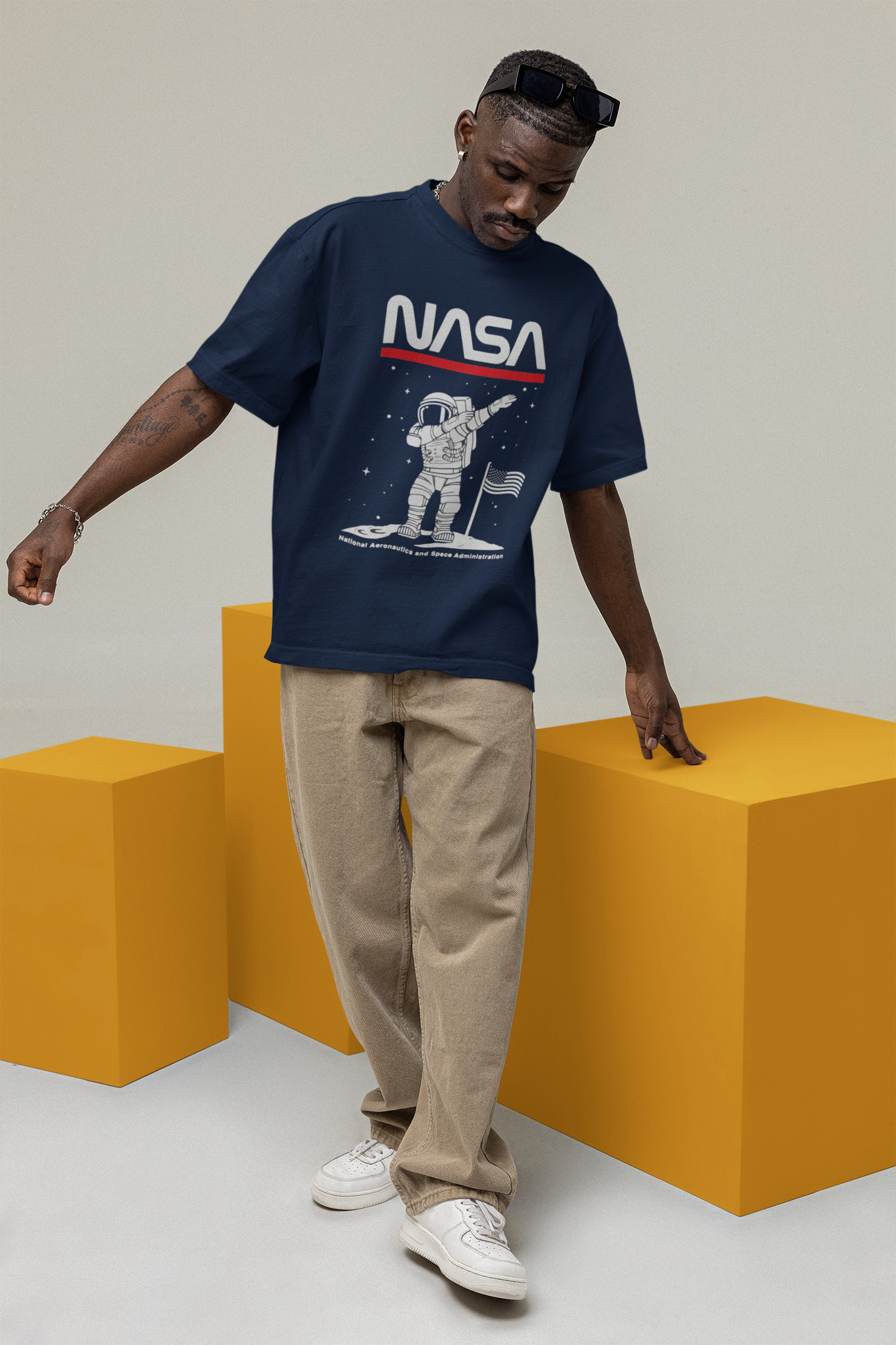 NASA Astronaut Dab: ALIEN & SPACE- Oversized T-SHIRTS