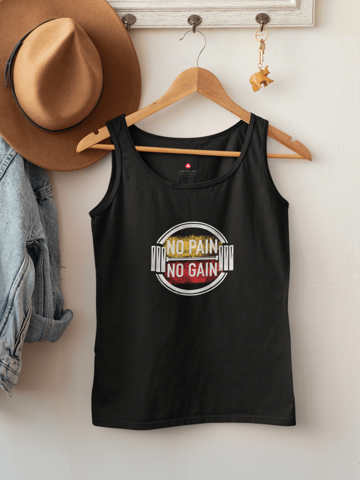 NO PAIN, NO GAIN: SLEEVELESS T-SHIRTS BLACK