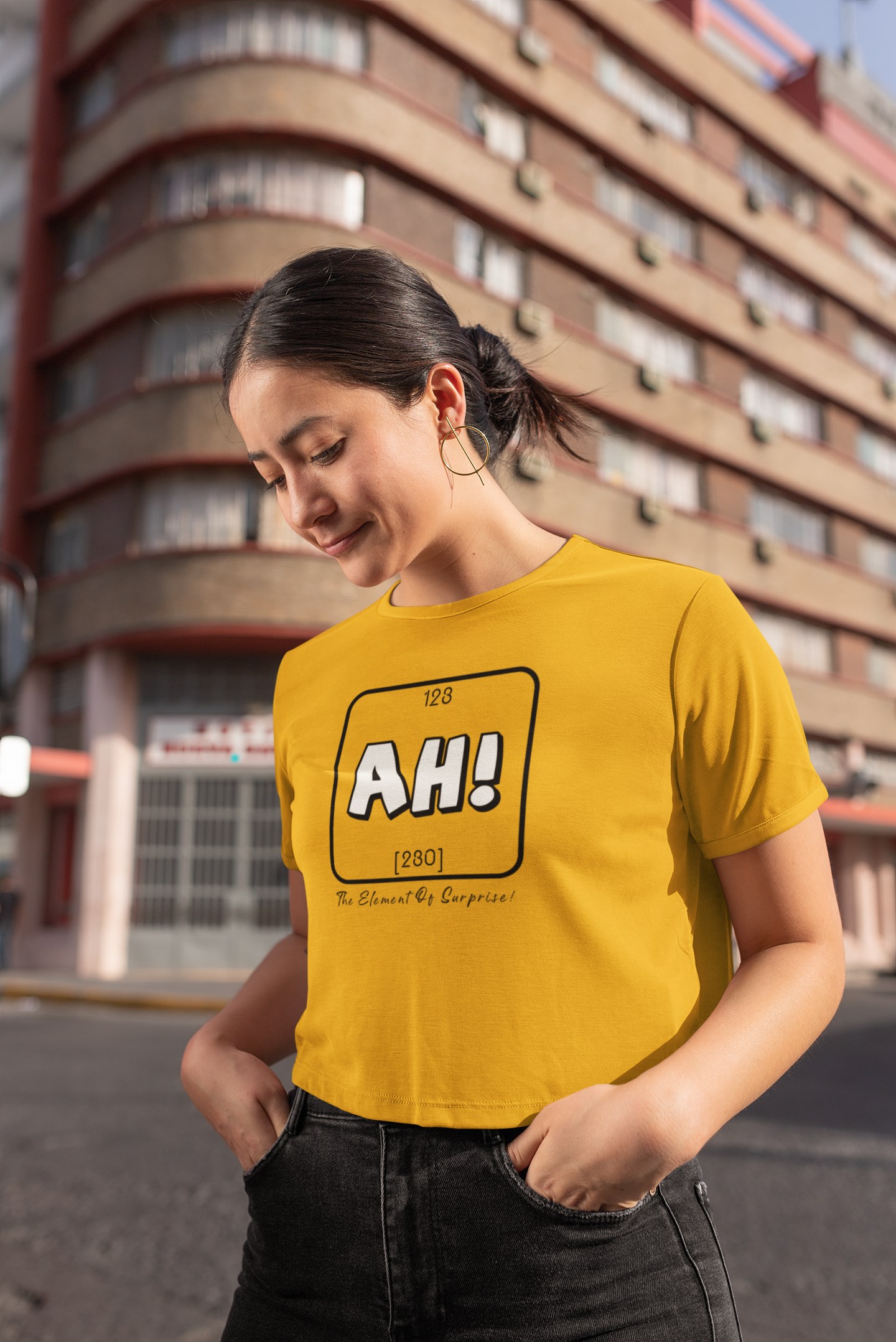 "AH" HALF-SLEEVE CROP TOPS. YELLOW