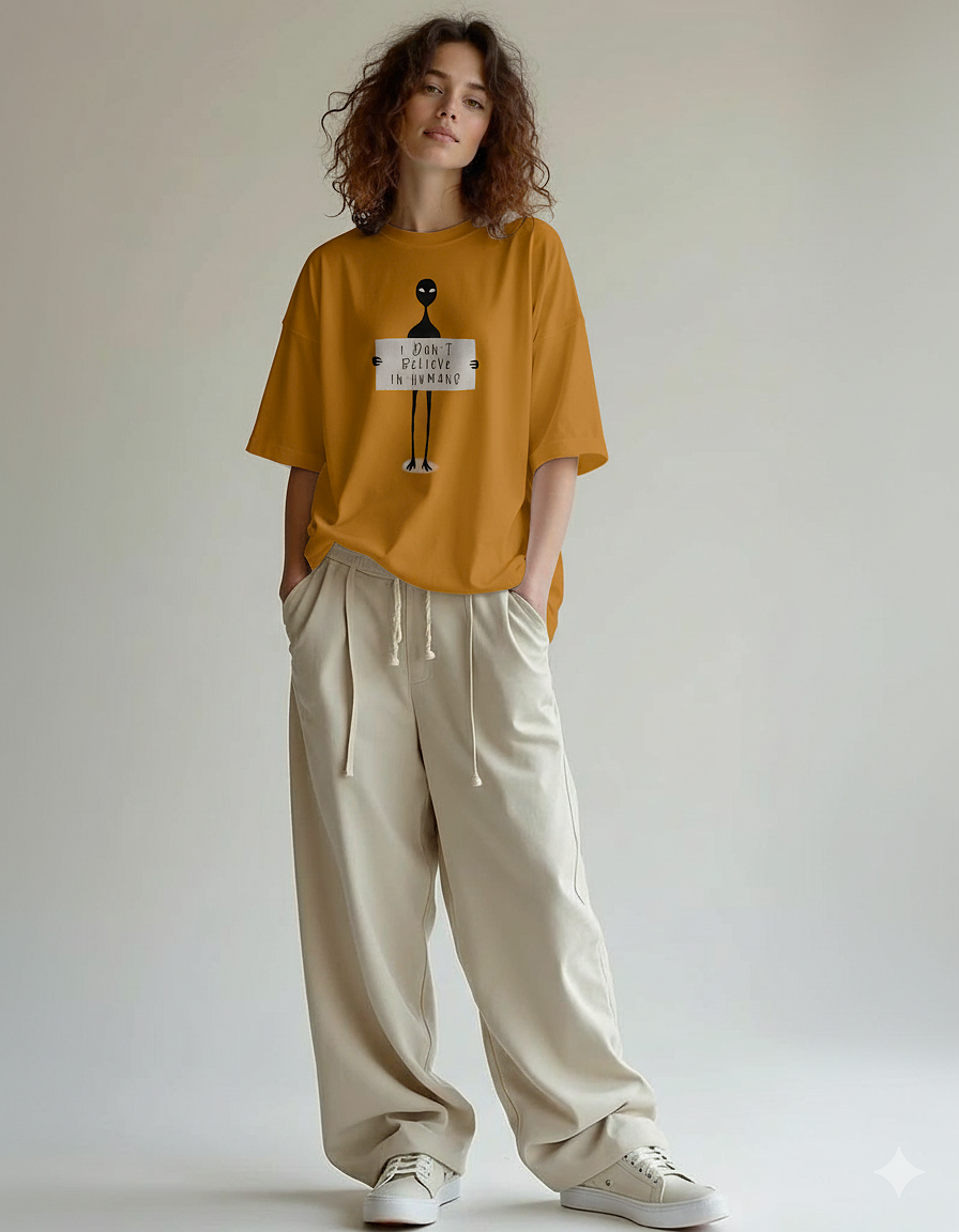 I Don't Believe in Humans: ALIEN & SPACE- Unisex Oversized T-Shirts