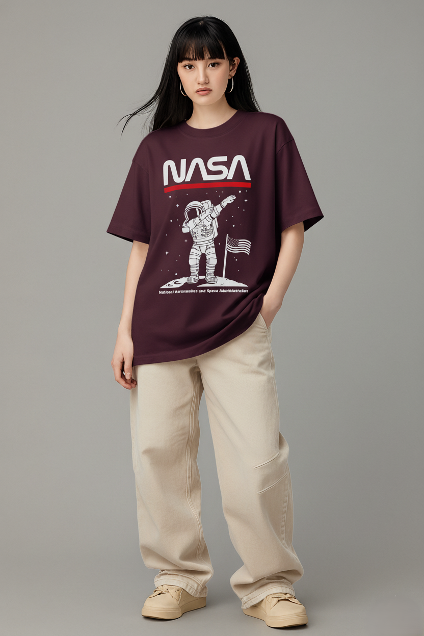 NASA Astronaut Dab: ALIEN & SPACE- Unisex Oversized T-Shirts
