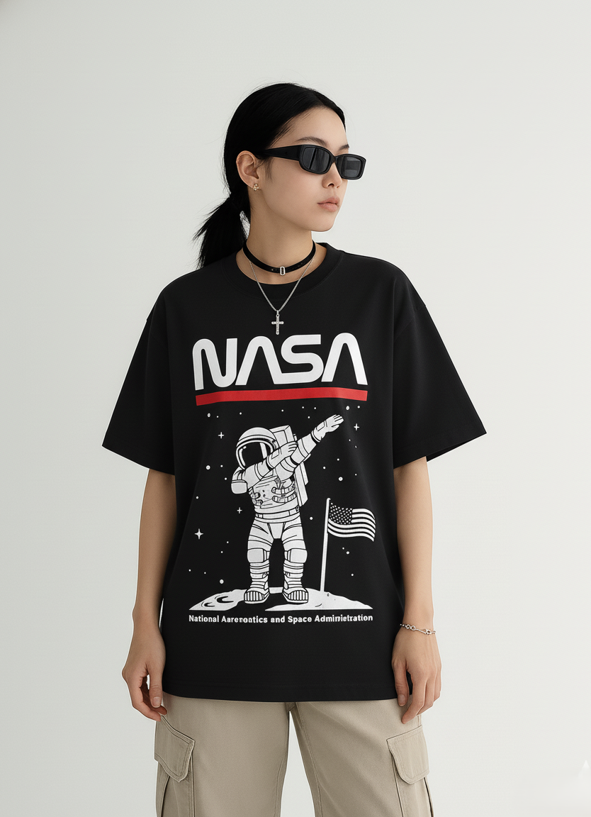 NASA Astronaut Dab: ALIEN & SPACE- Unisex Oversized T-Shirts