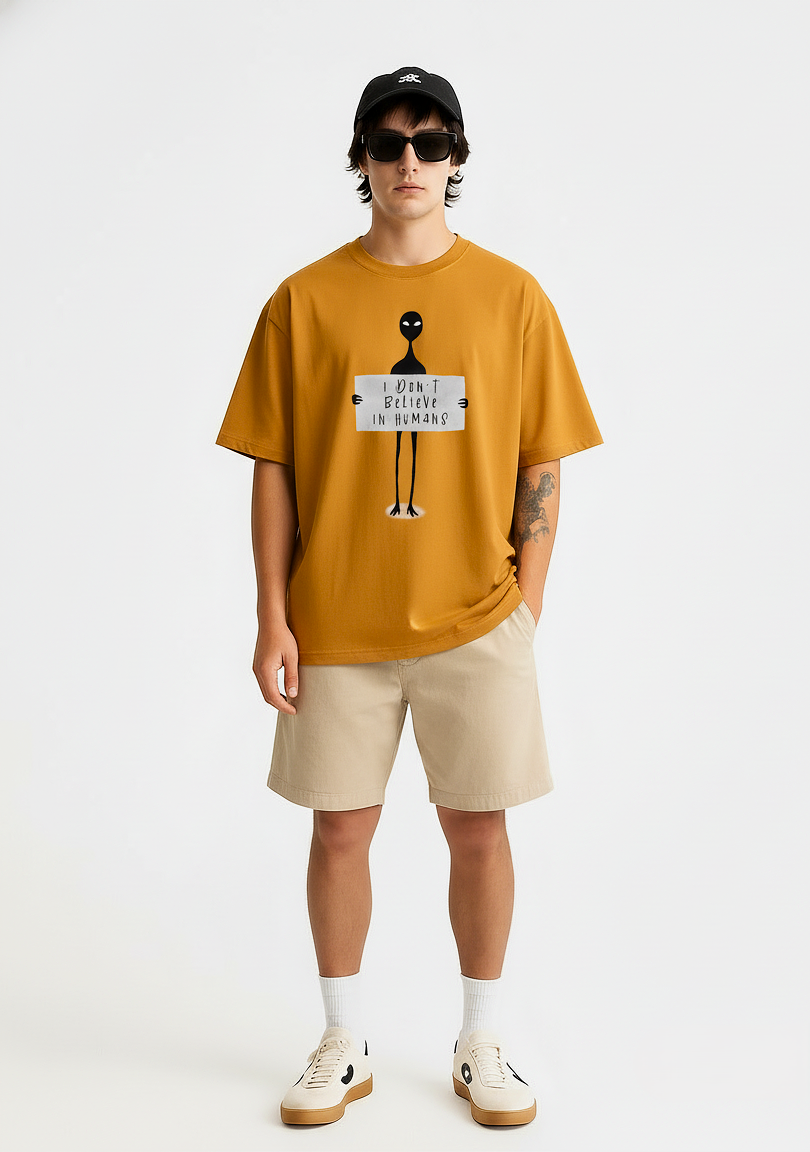 I Don't Believe in Humans: ALIEN & SPACE- Unisex Oversized T-Shirts
