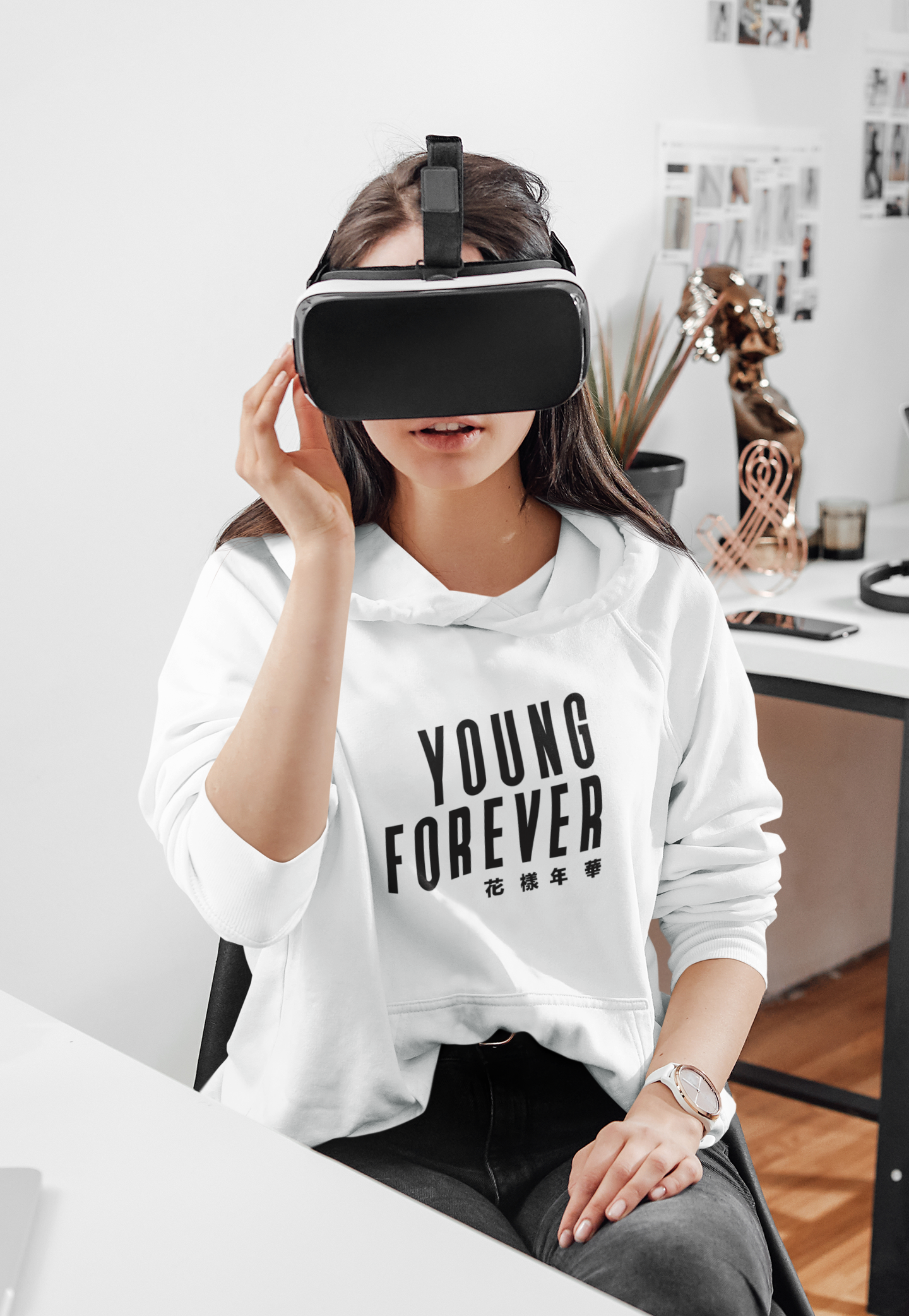 YOUNG FOREVER : BTS - WINTER HOODIES WHITE