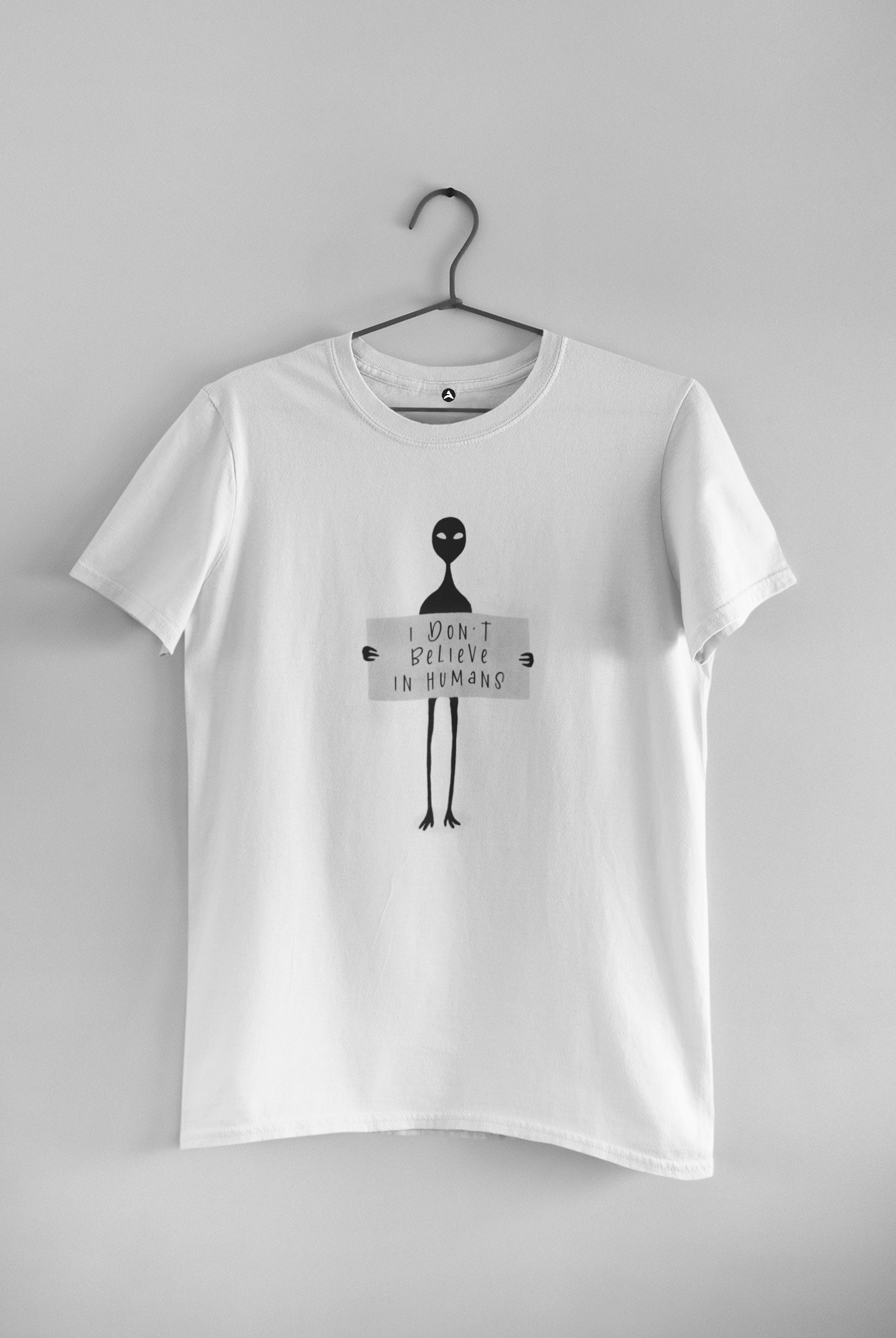 I Don't Believe In Humans : ALIEN & SPACE- Half-Sleeve T-shirts WHITE