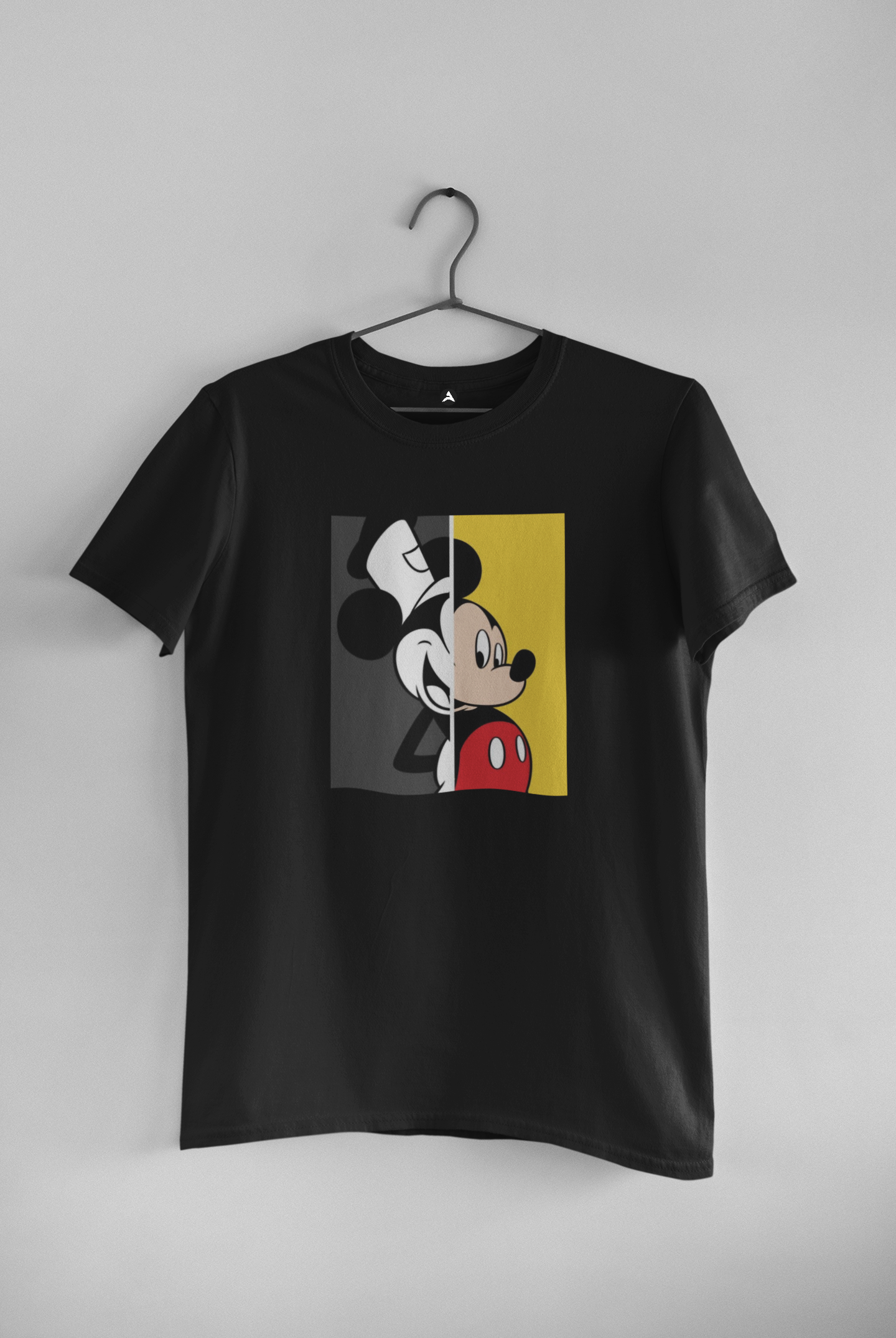 Mickey and Minnie- HALF-SLEEVE T-SHIRTS BLACK