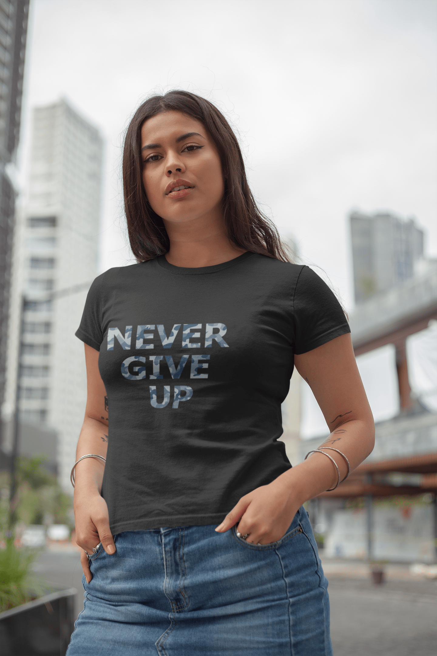 NEVER GIVE UP HALF SLEEVE T-SHIRT BLACK