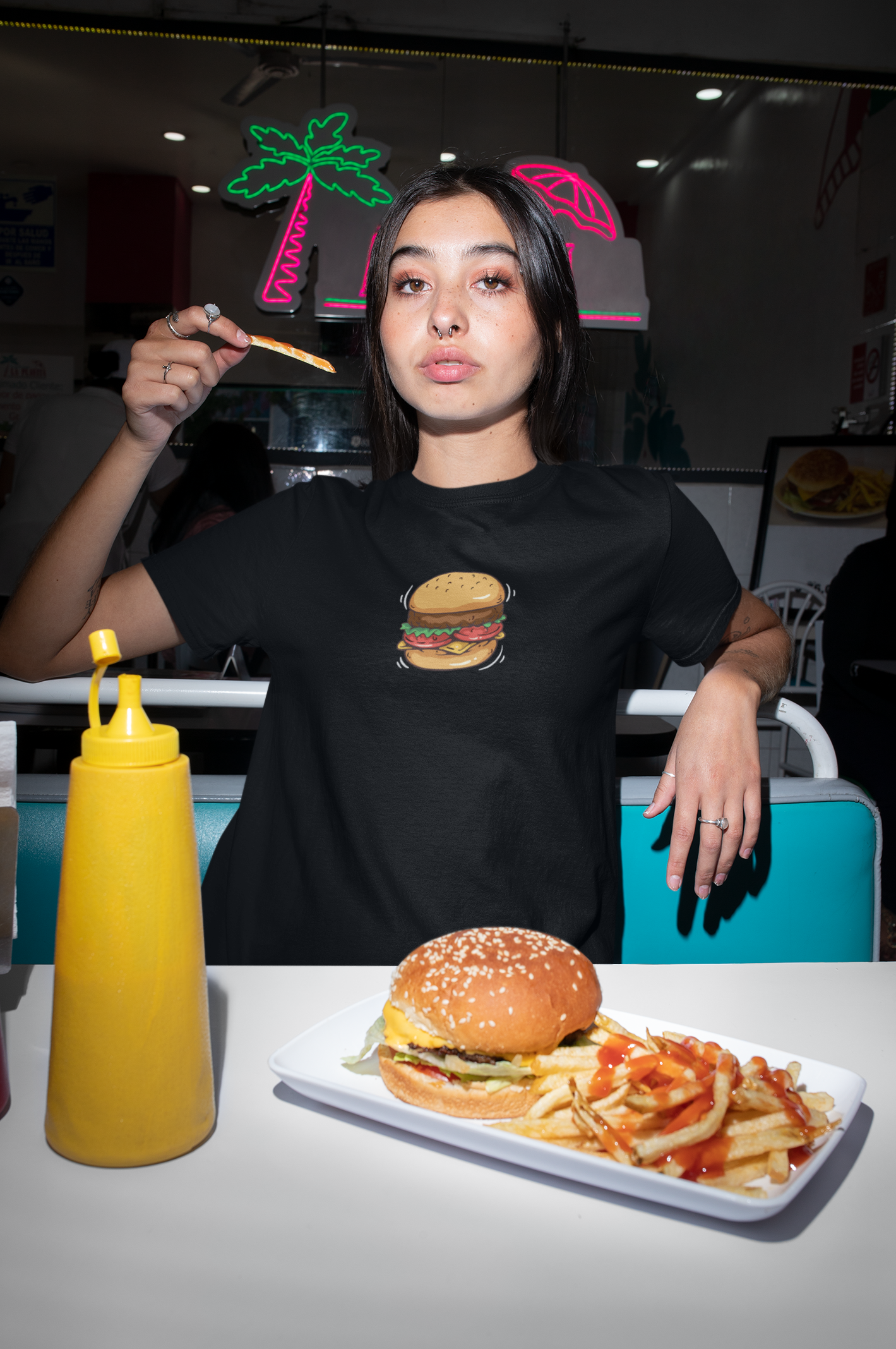 Burger: Foodie - HALF-SLEEVE T-SHIRTS BLACK