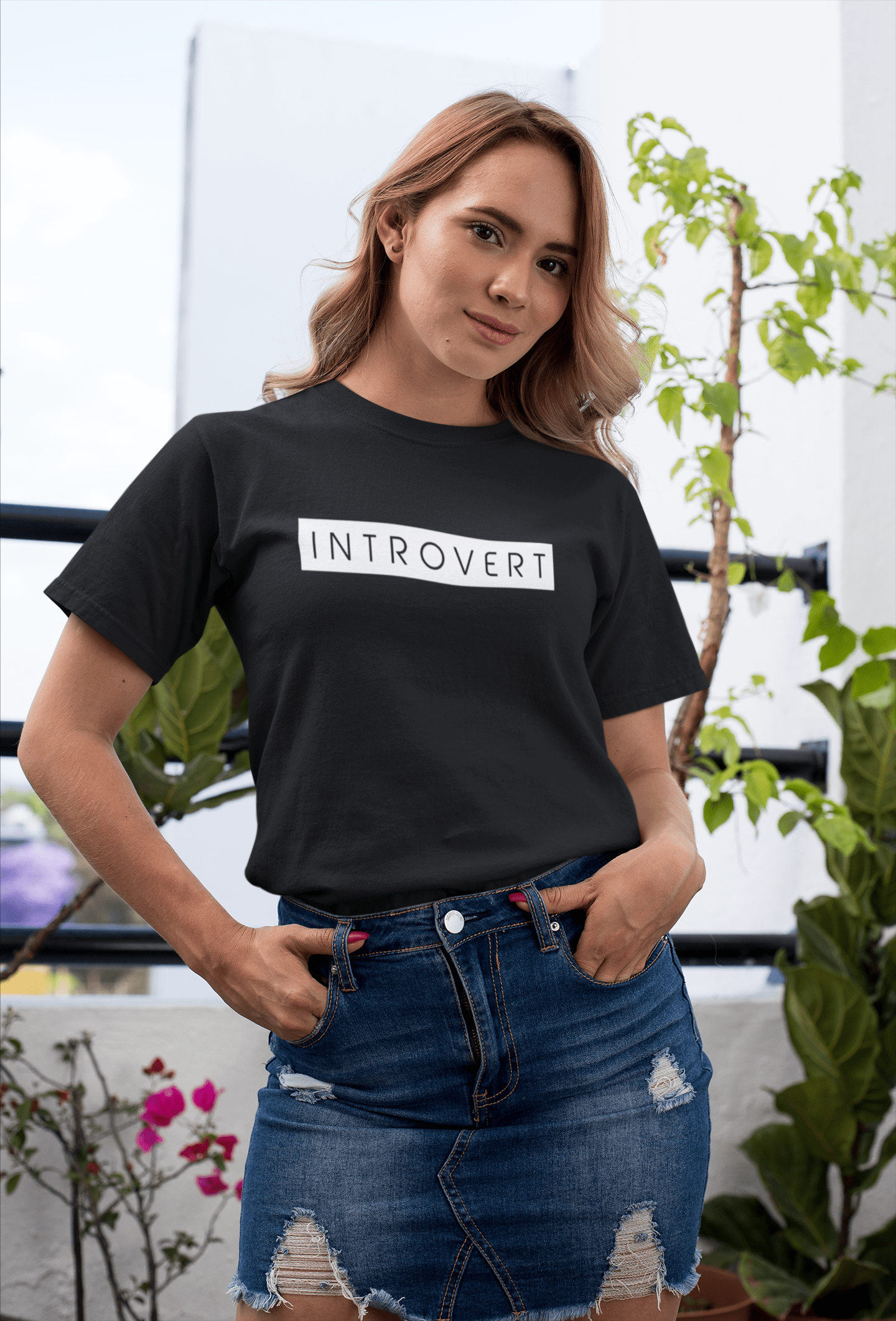 Introvert : Unisex Half-Sleeve T-Shirt. BLACK